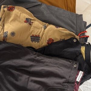 Variety of brands of men’s shorts. Size L, 34, 36